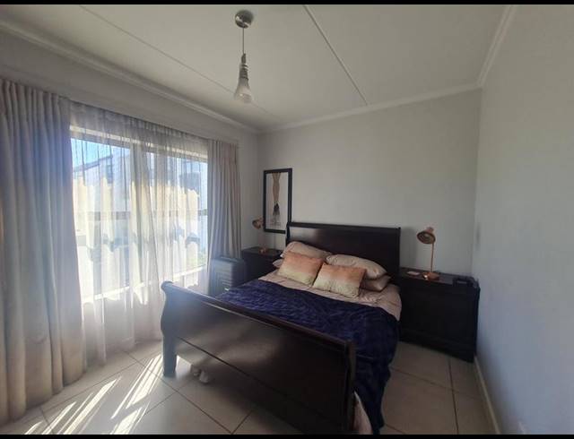 2 BEDROOM PROPERTY TO RENT IN DE VELDE